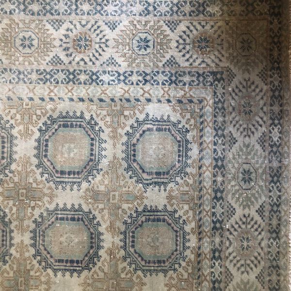 6x10 Worn Vintage Rug 