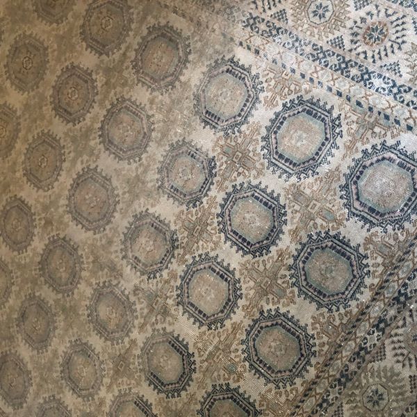 6x10 Worn Vintage Rug 
