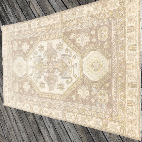 4x7 Neutral Vintage Rug