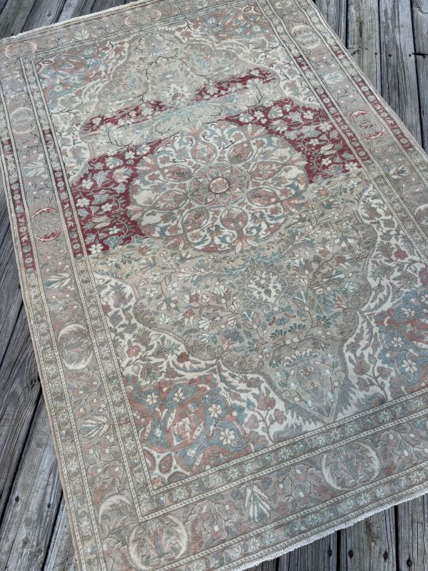 5x7 Faded Sivas Rug