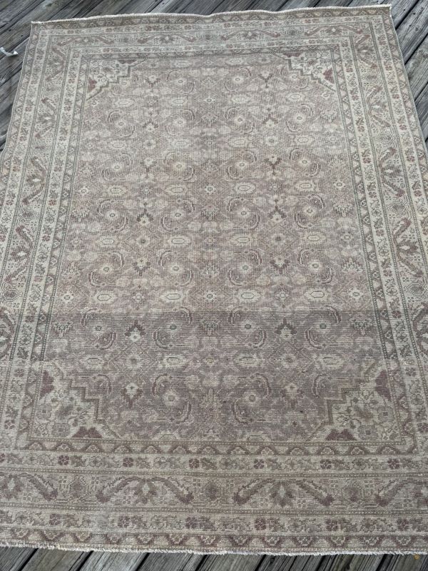6x8 Beige Mahal Rug