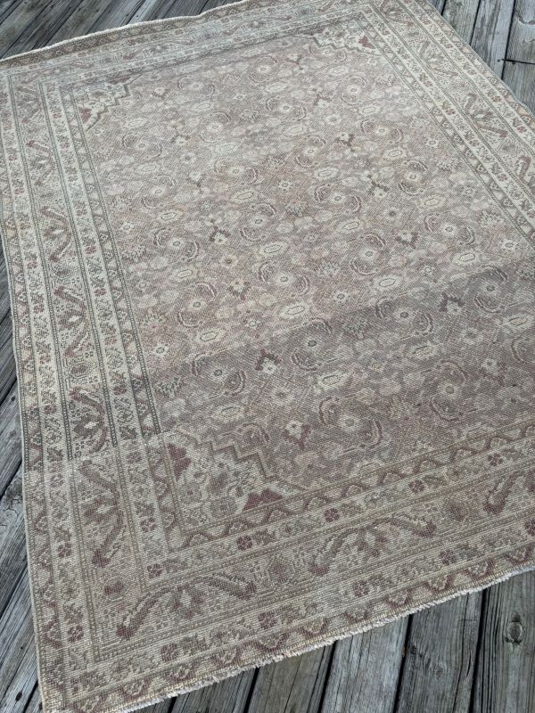6x8 Beige Mahal Rug