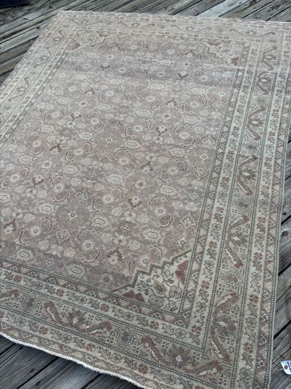 6x8 Beige Mahal Rug