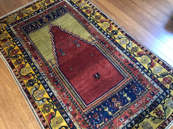 5x7 Vintage Prayer Rug