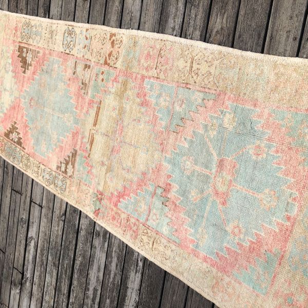 4x10 Faded Vintage Runner