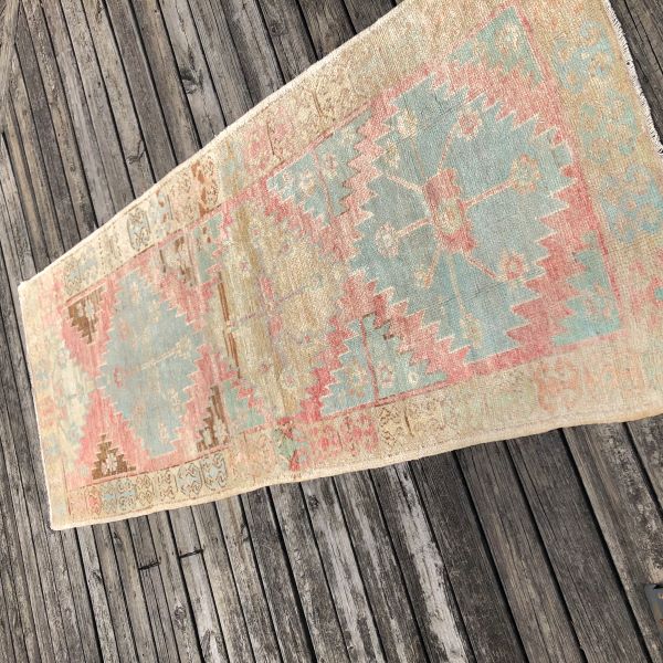 4x10 Faded Vintage Runner