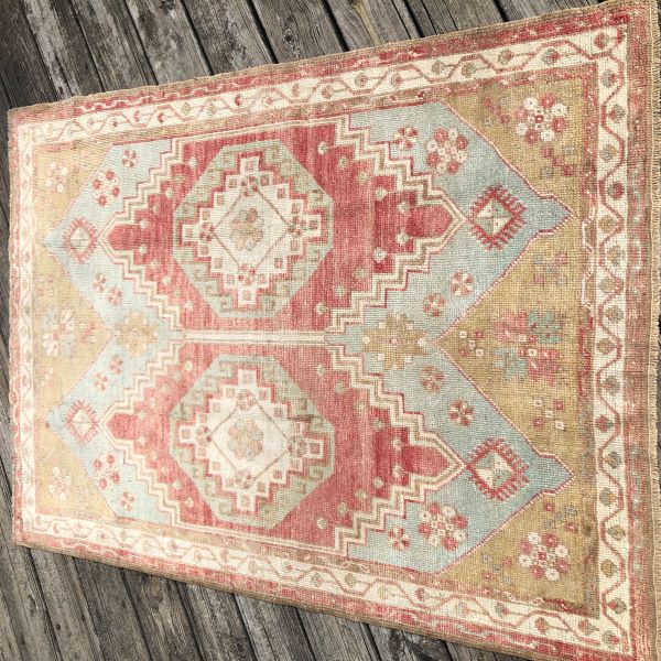 4x4 Muted Accent Rug