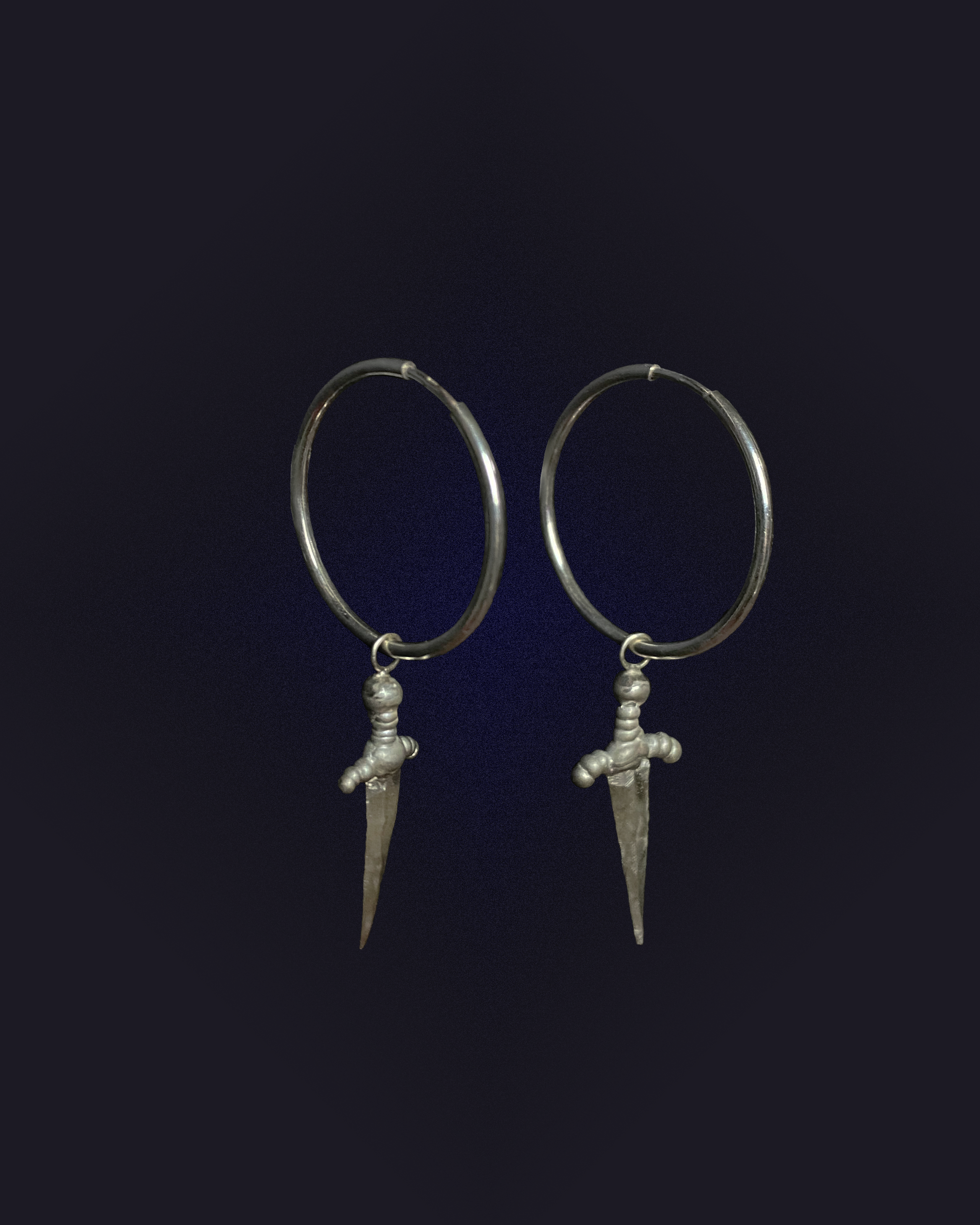 The Dagger hoop earing/-s