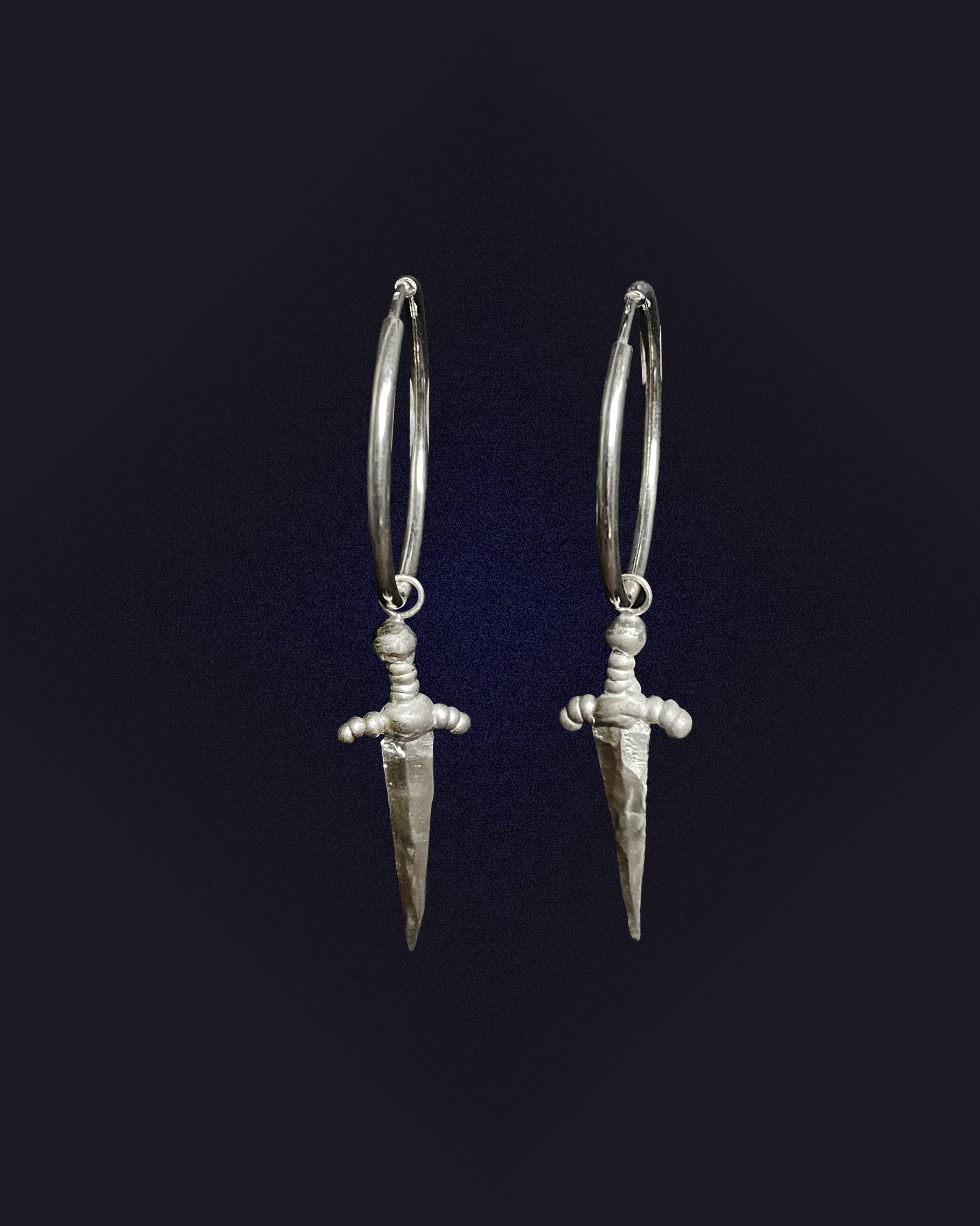 The Dagger hoop earing/-s