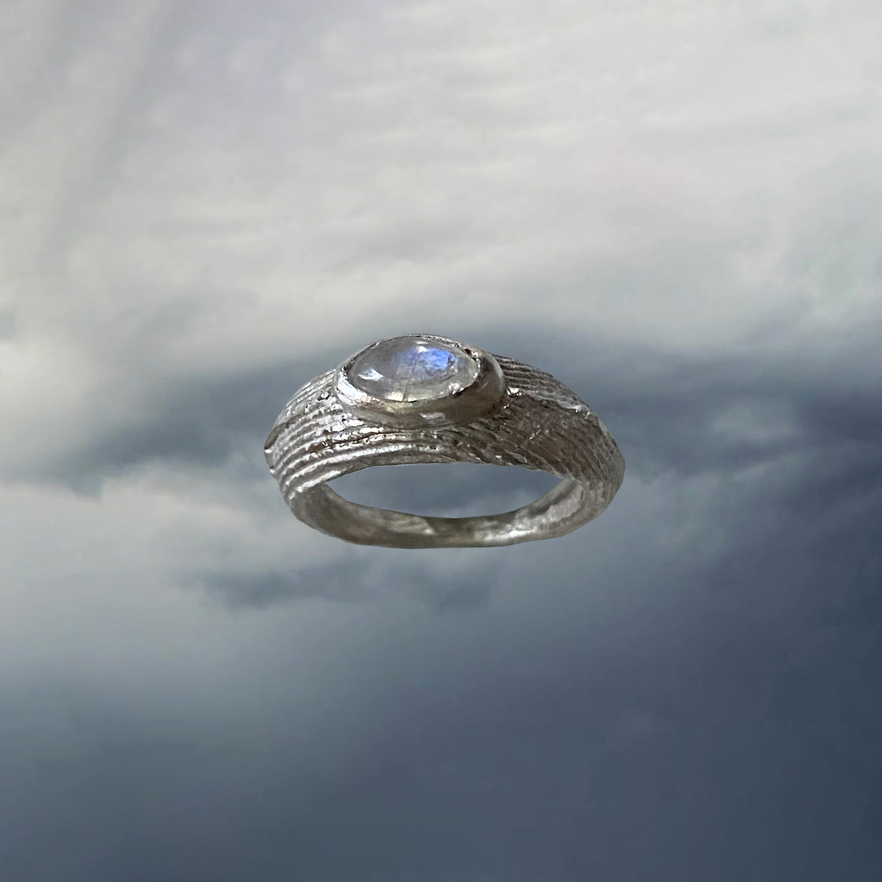 Moon eye ring