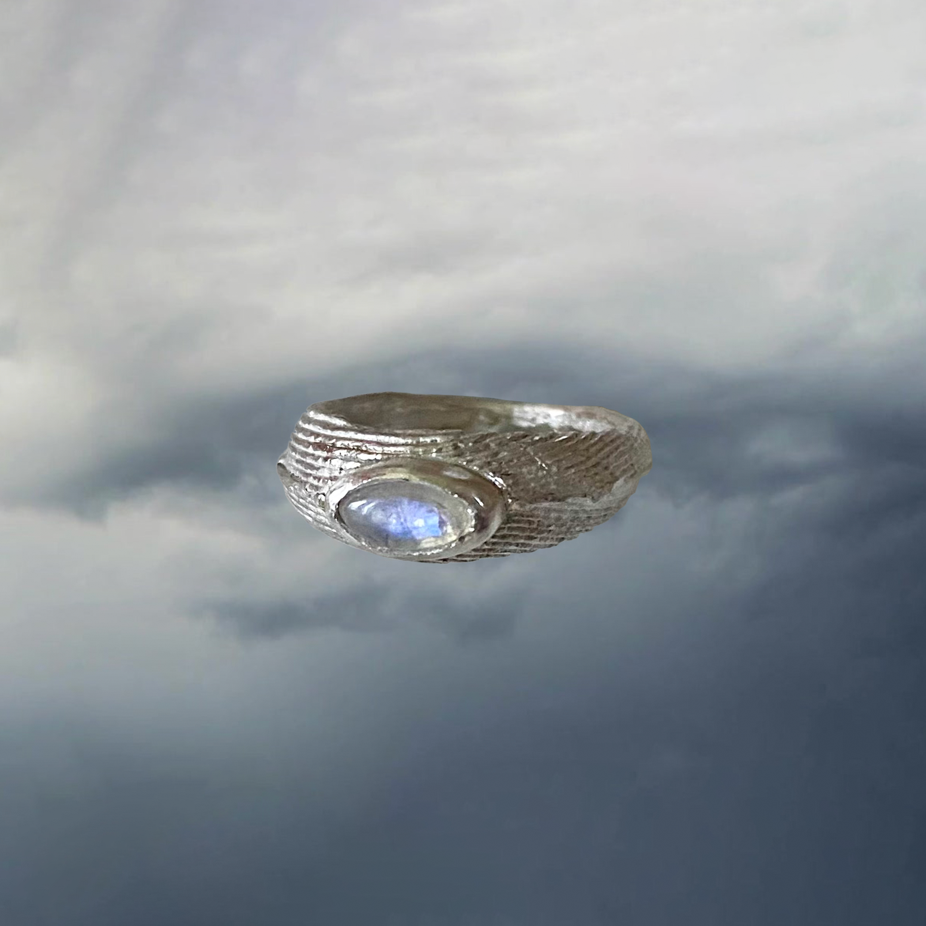 Moon eye ring
