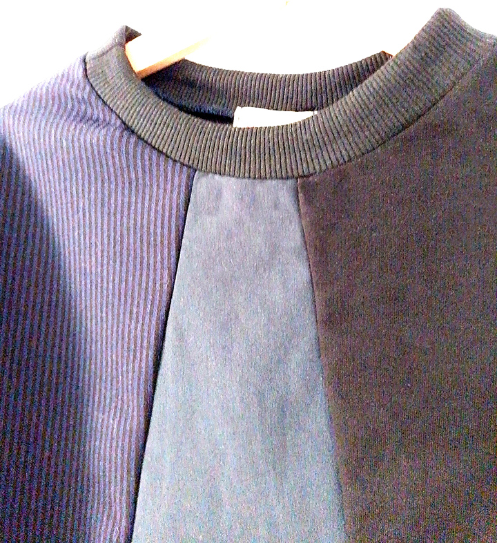  Color-Blocked Sweatshirt