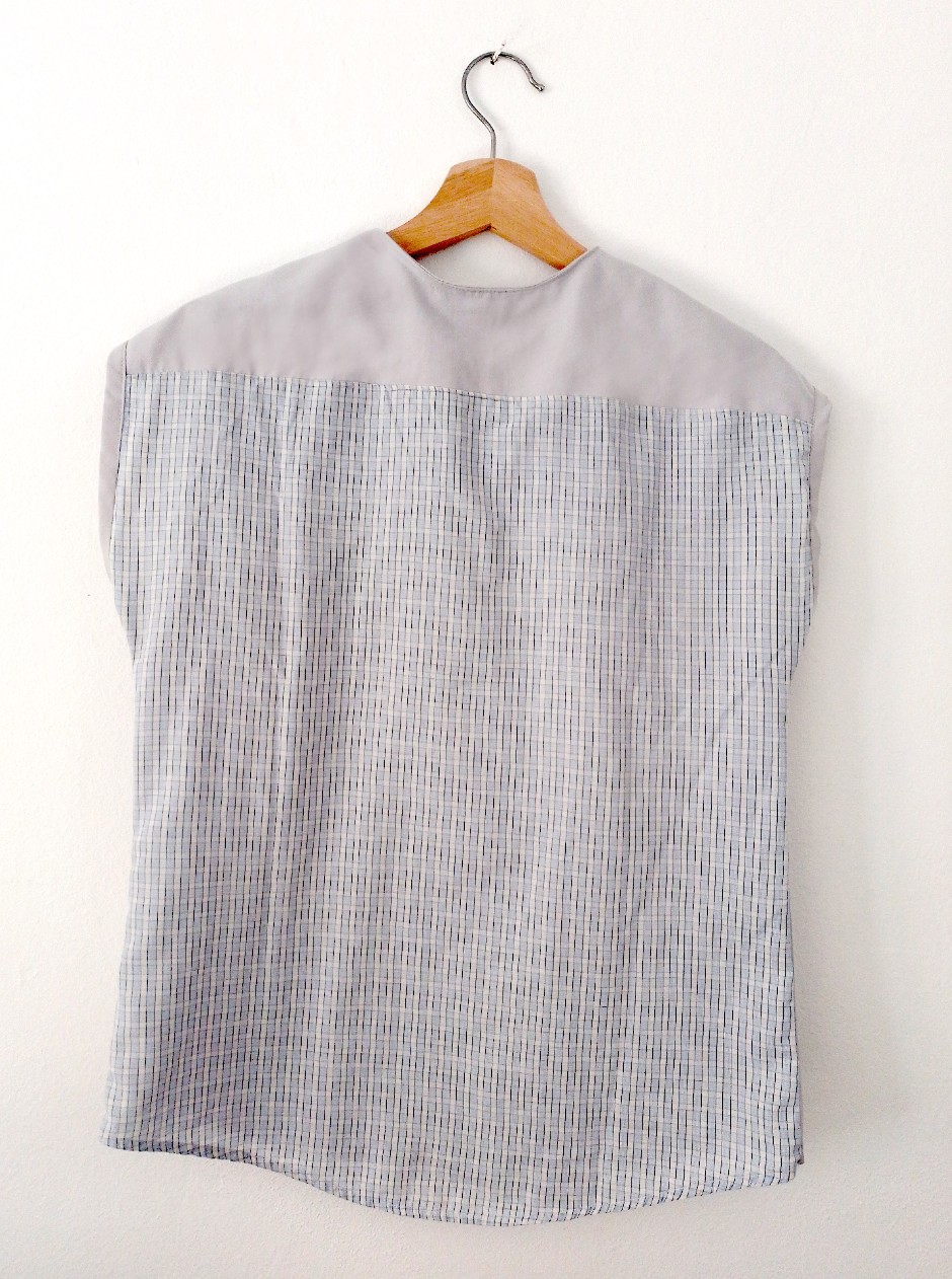 Sleeveless Casual Shirt