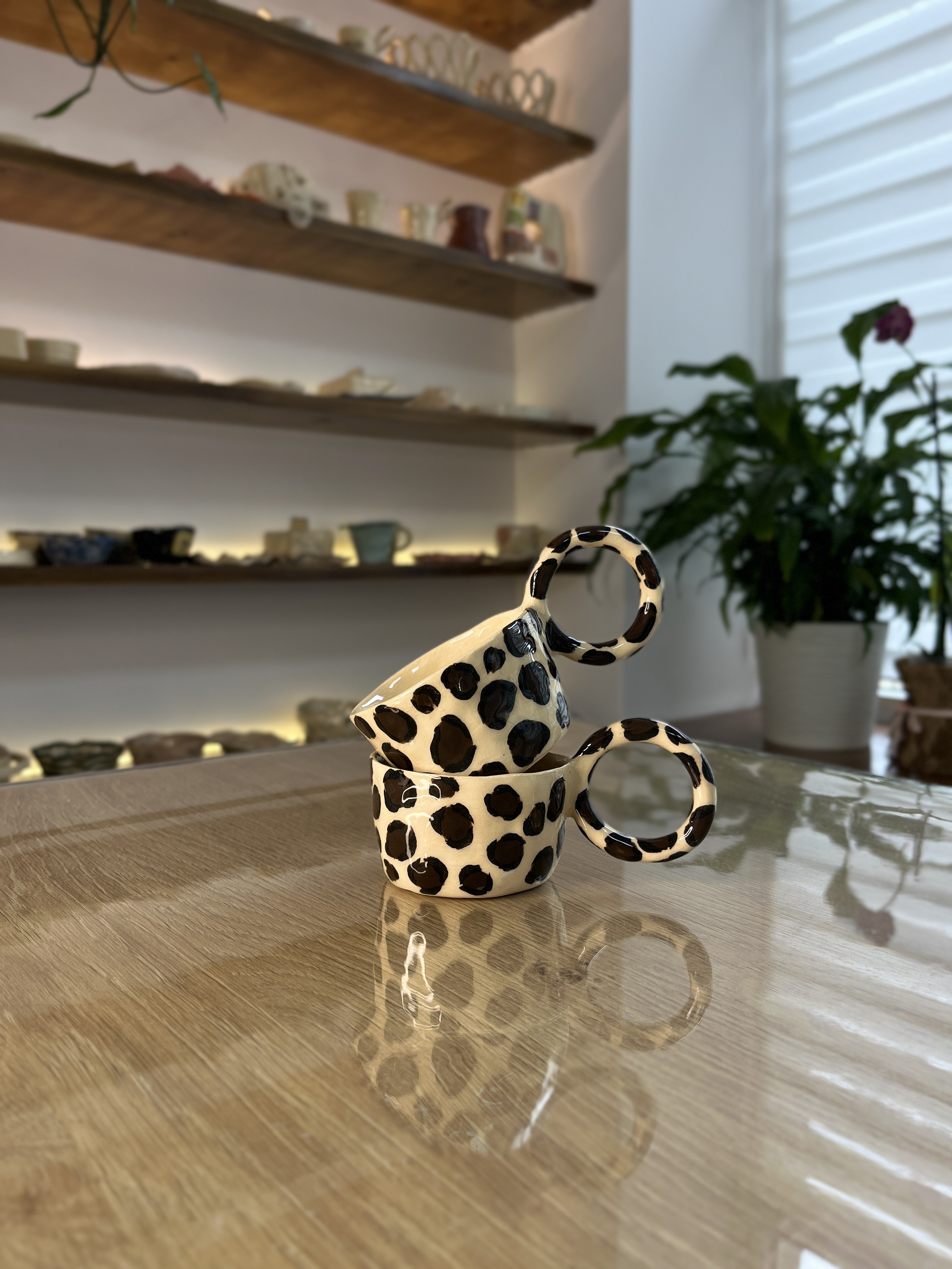 Set of 2 Leopard Print Ceramic Cups / Набір з 2 керамічних чашок з леопардовим принтом