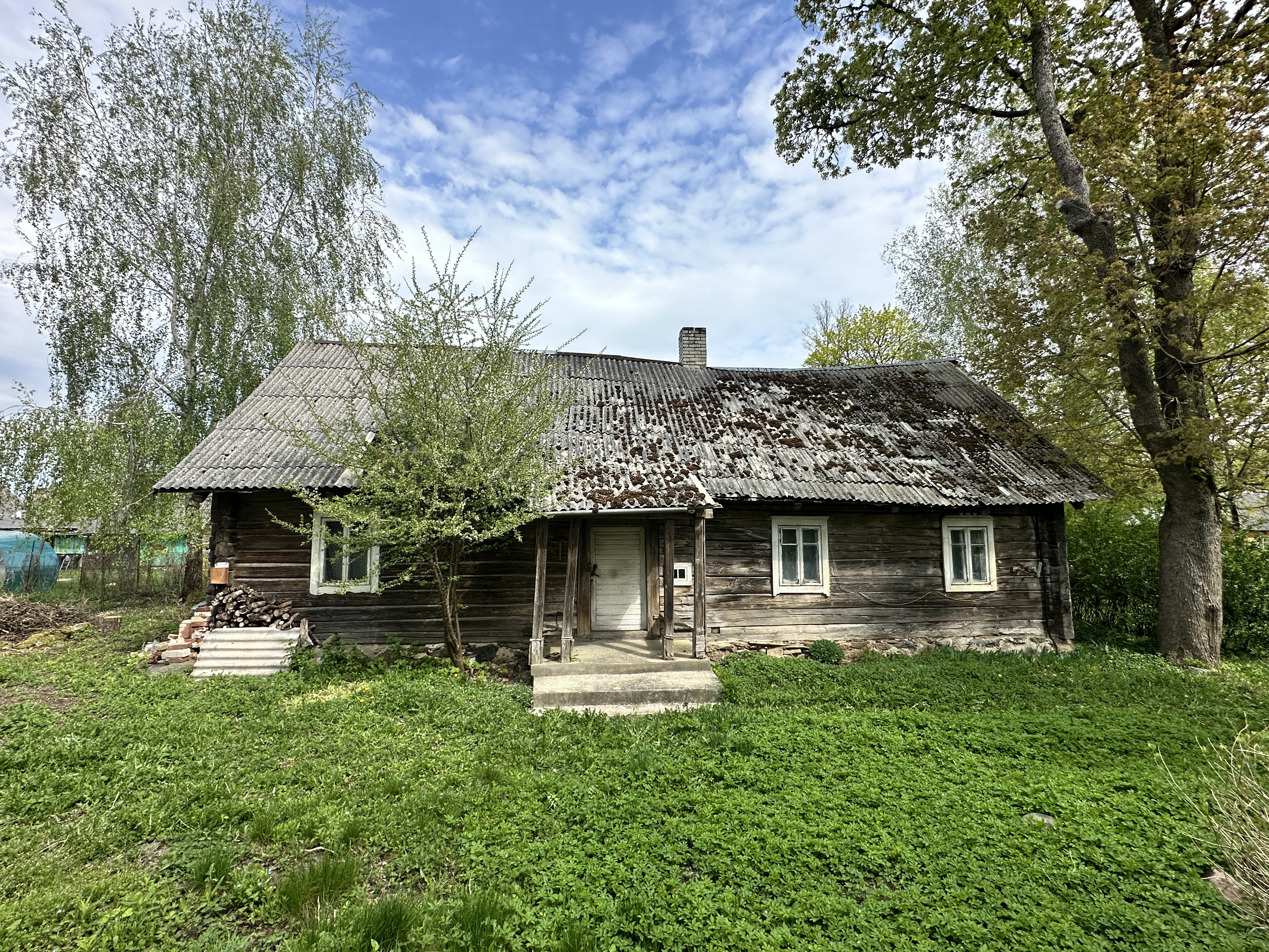 Molėtų raj., Videniškių k., parduodamas rąstinis namas su 19 a sklypu