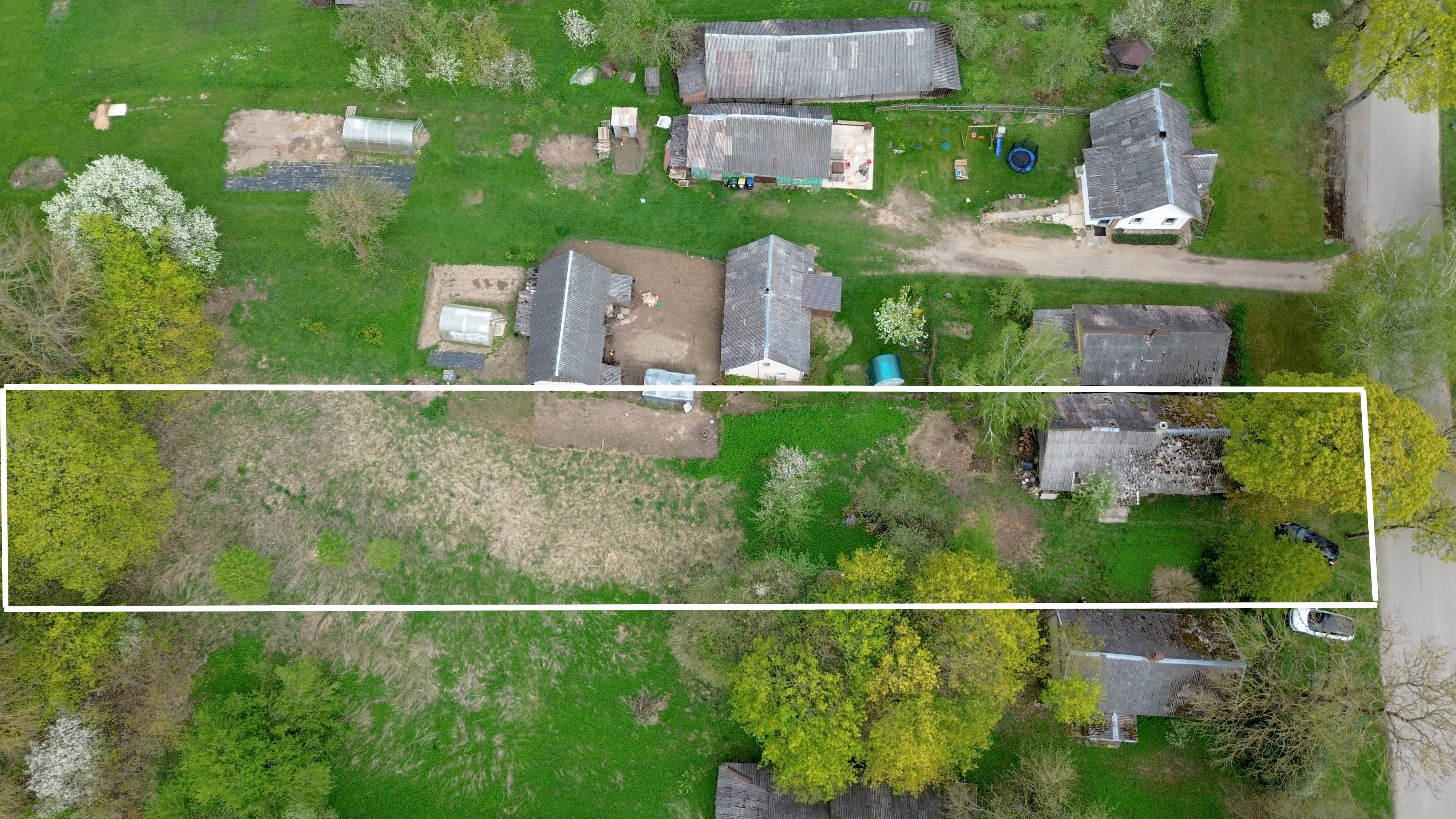 Molėtų raj., Videniškių k., parduodamas rąstinis namas su 19 a sklypu
