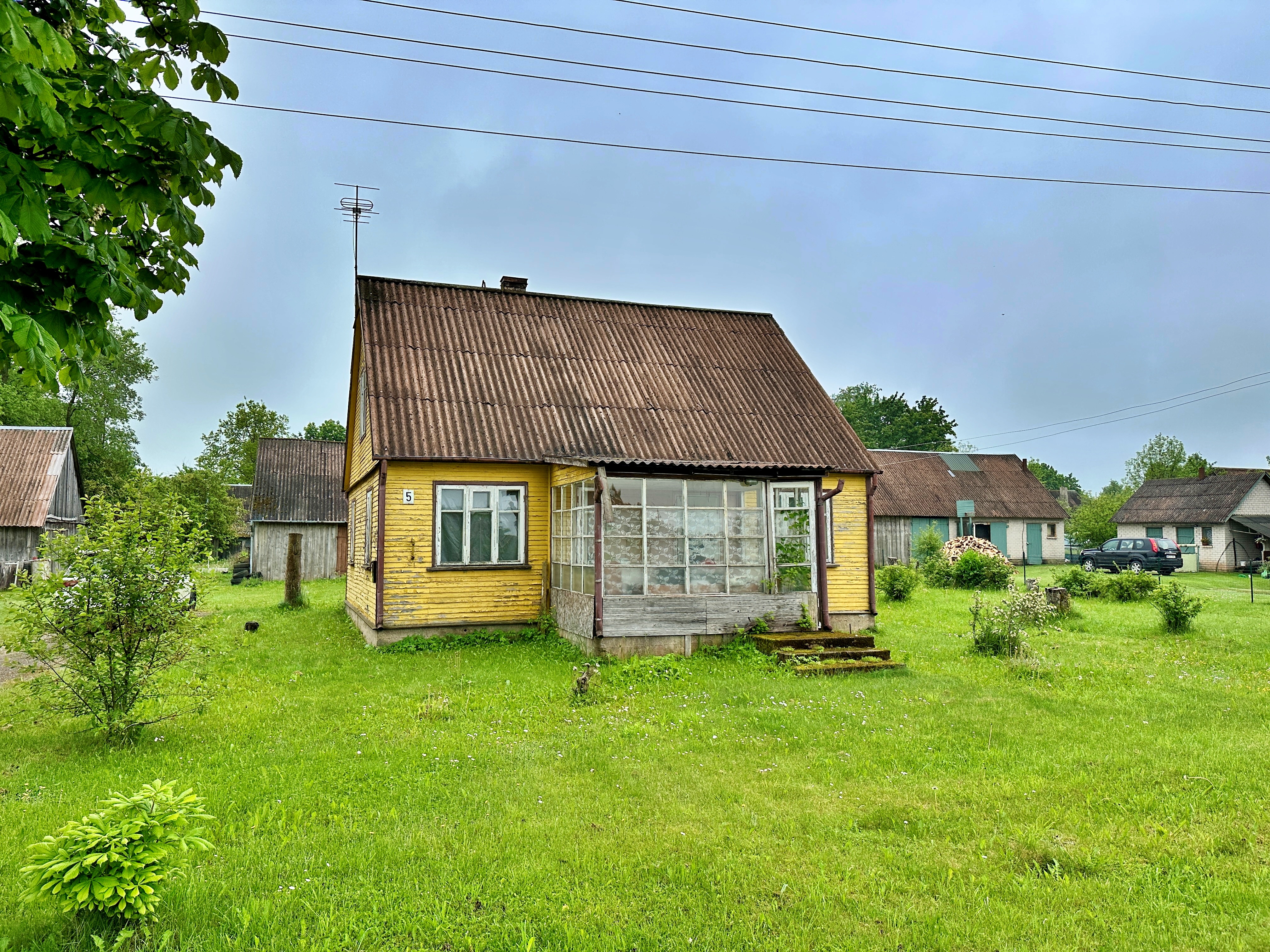 Kupiškio raj., Rudilių kaime, parduodama rąstinė 109,61 kv.m. sodyba