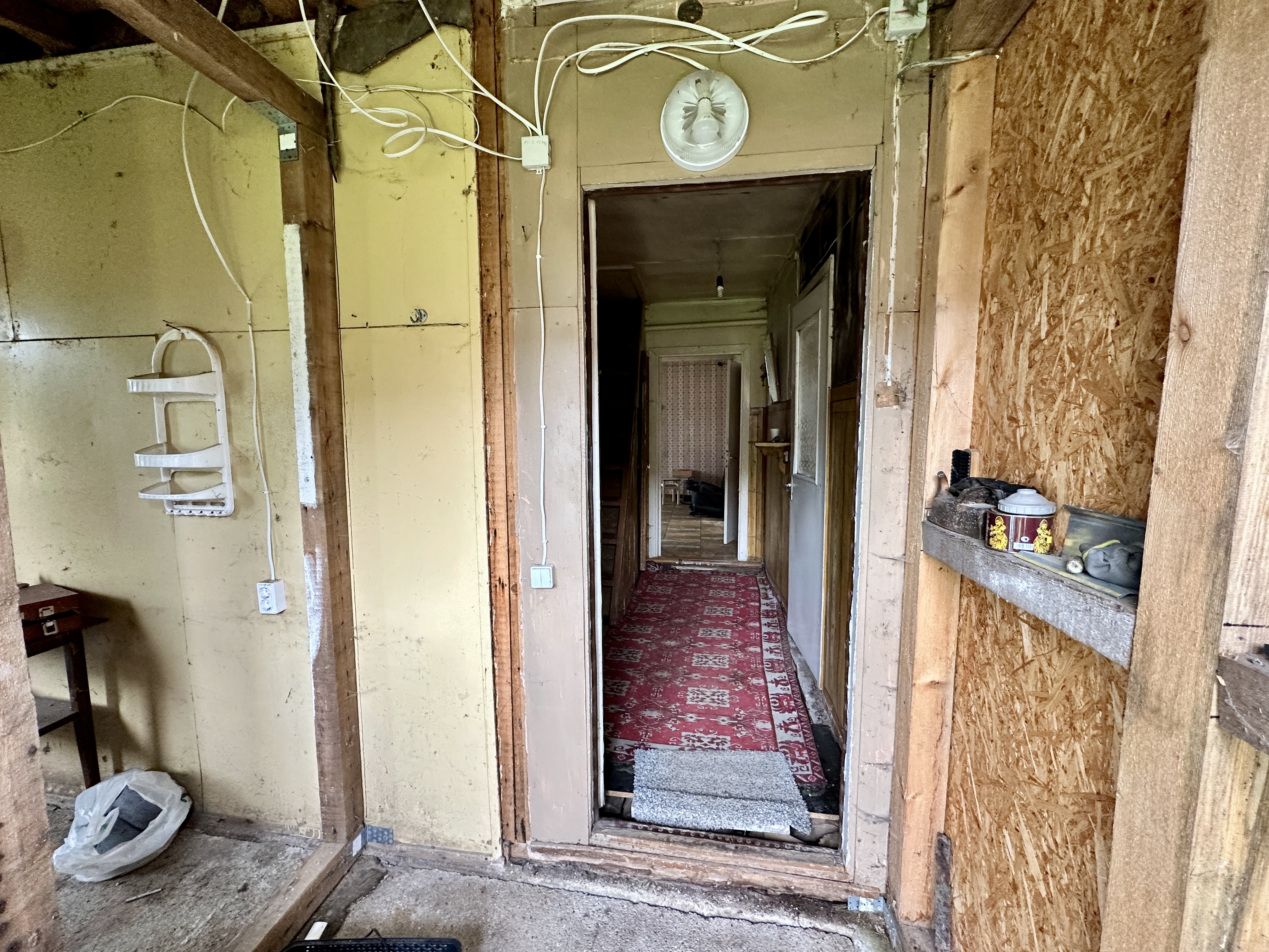 Kupiškio raj., Rudilių kaime, parduodama rąstinė 109,61 kv.m. sodyba