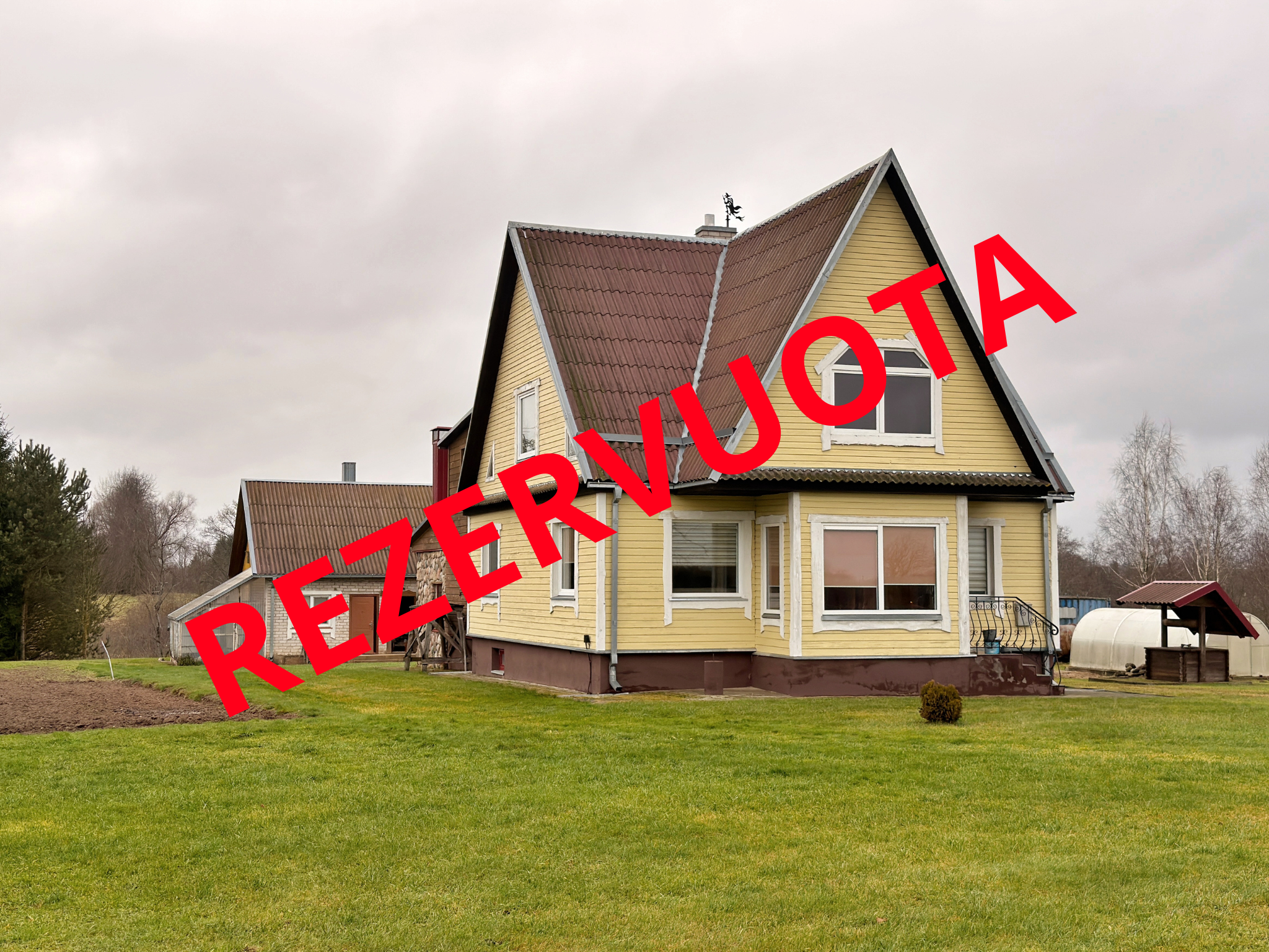 Utenos raj., Vyžuonų mstl., prie upės, parduodamas 106.01 kv.m ploto namas su tvenkiniu