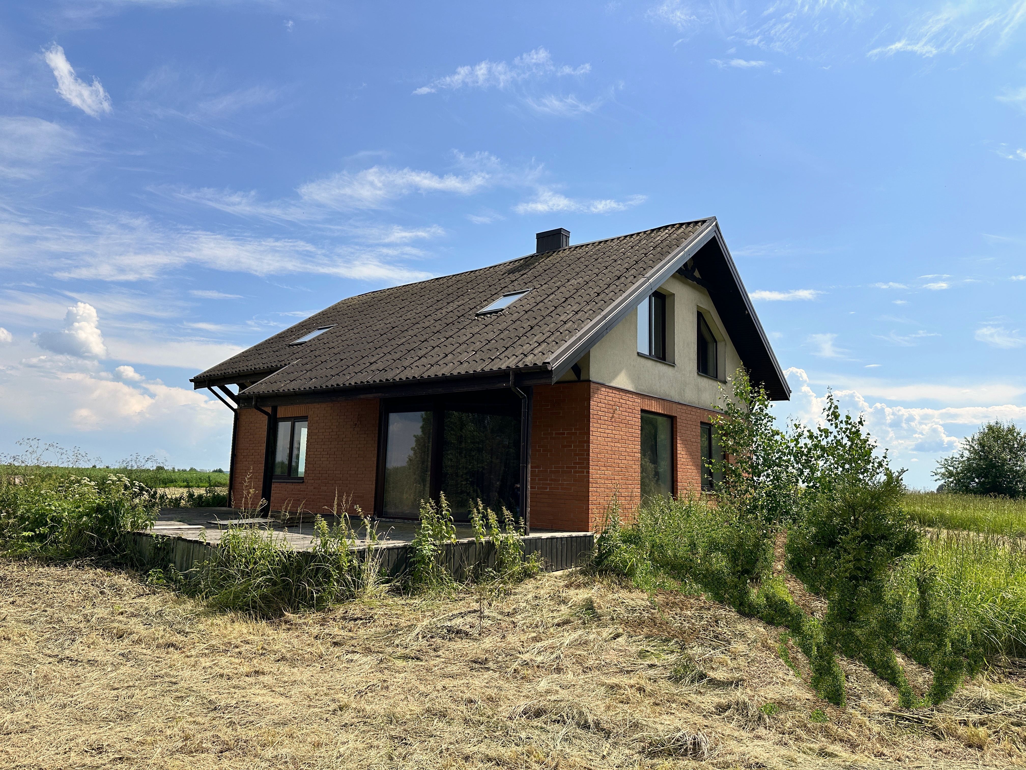 Kaišiadorių rajone, Pazaliesės kaime, prie miško, parduodamas namas su tvenkiniu ir upės vaga