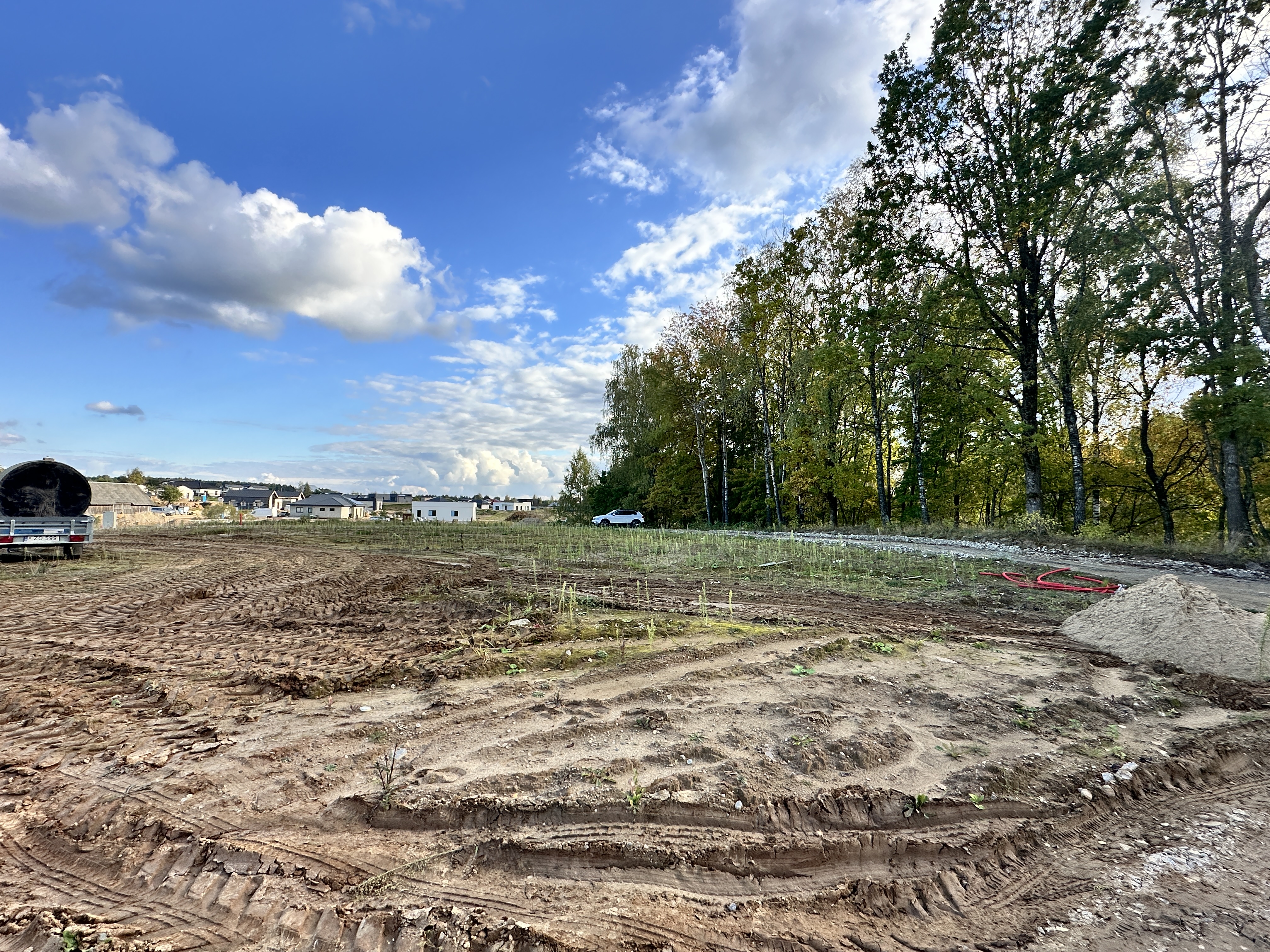 Vilniaus rajone, Pikutiškių kaime, Perluočių g., parduodamas 10 a namų valdos sklypas su namo projektu