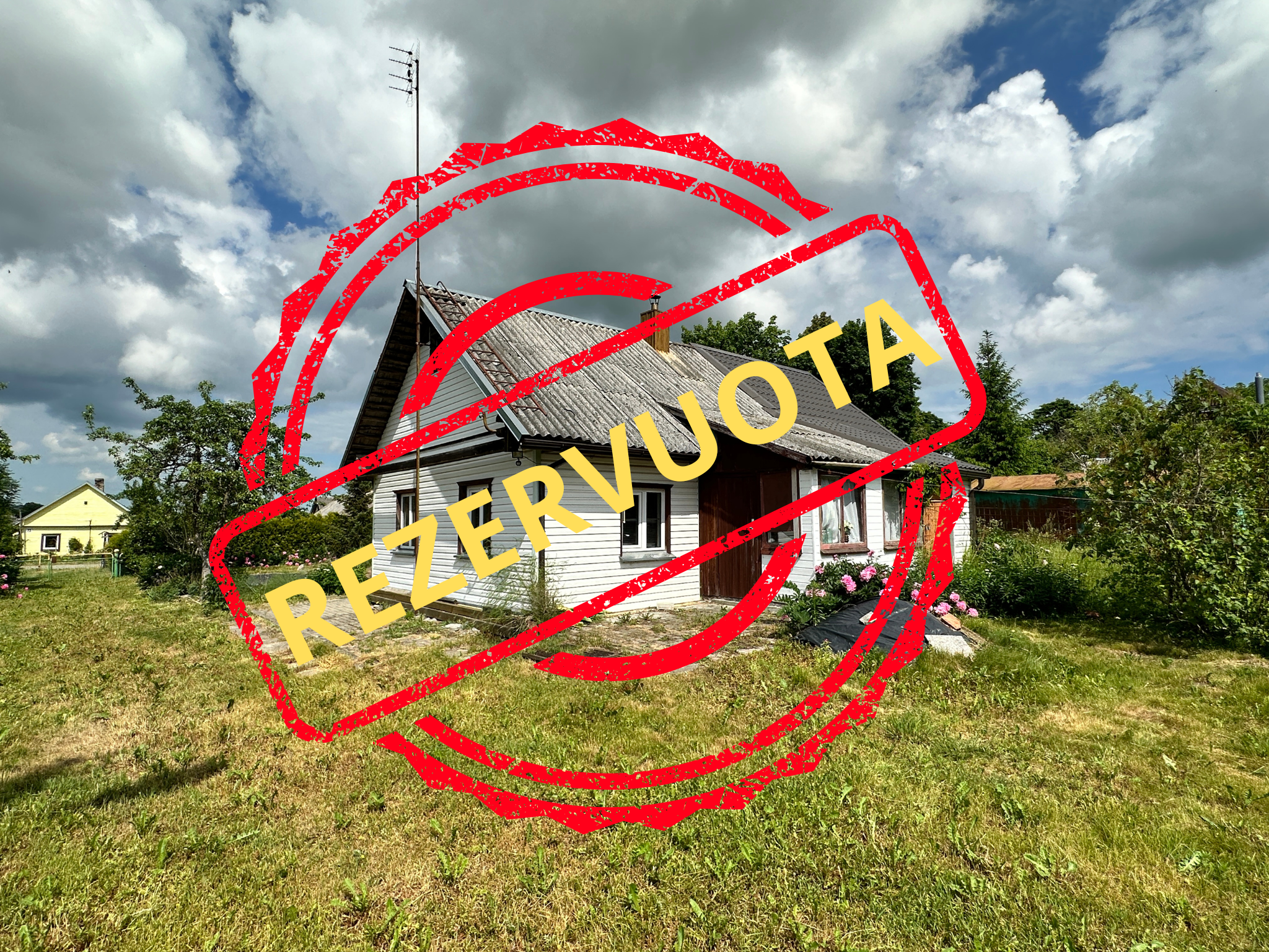 Molėtų rajone, Videniškėse, parduodama pusė namo