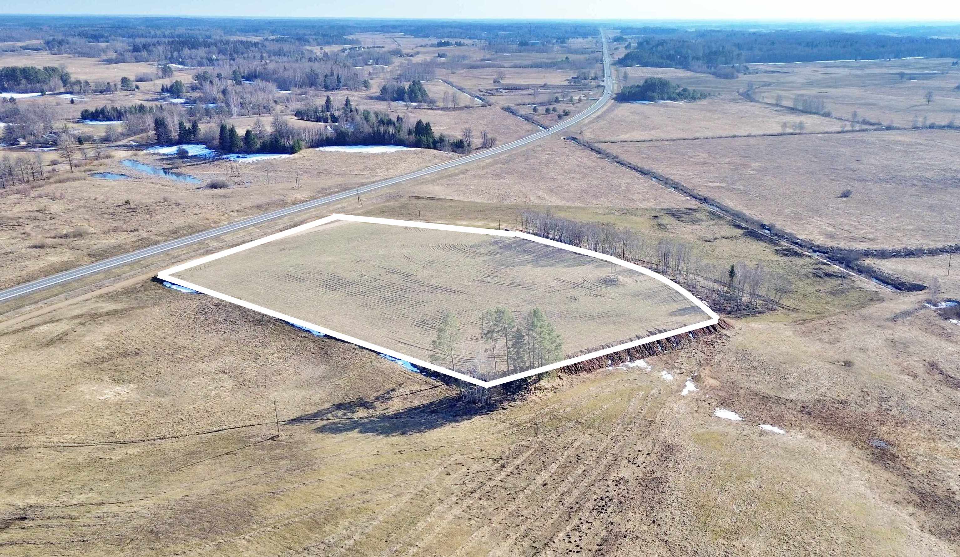 Molėtų raj., Mažeikių k., parduodamas 2,45 ha pramoninės-sandėliavimo paskirties sklypas