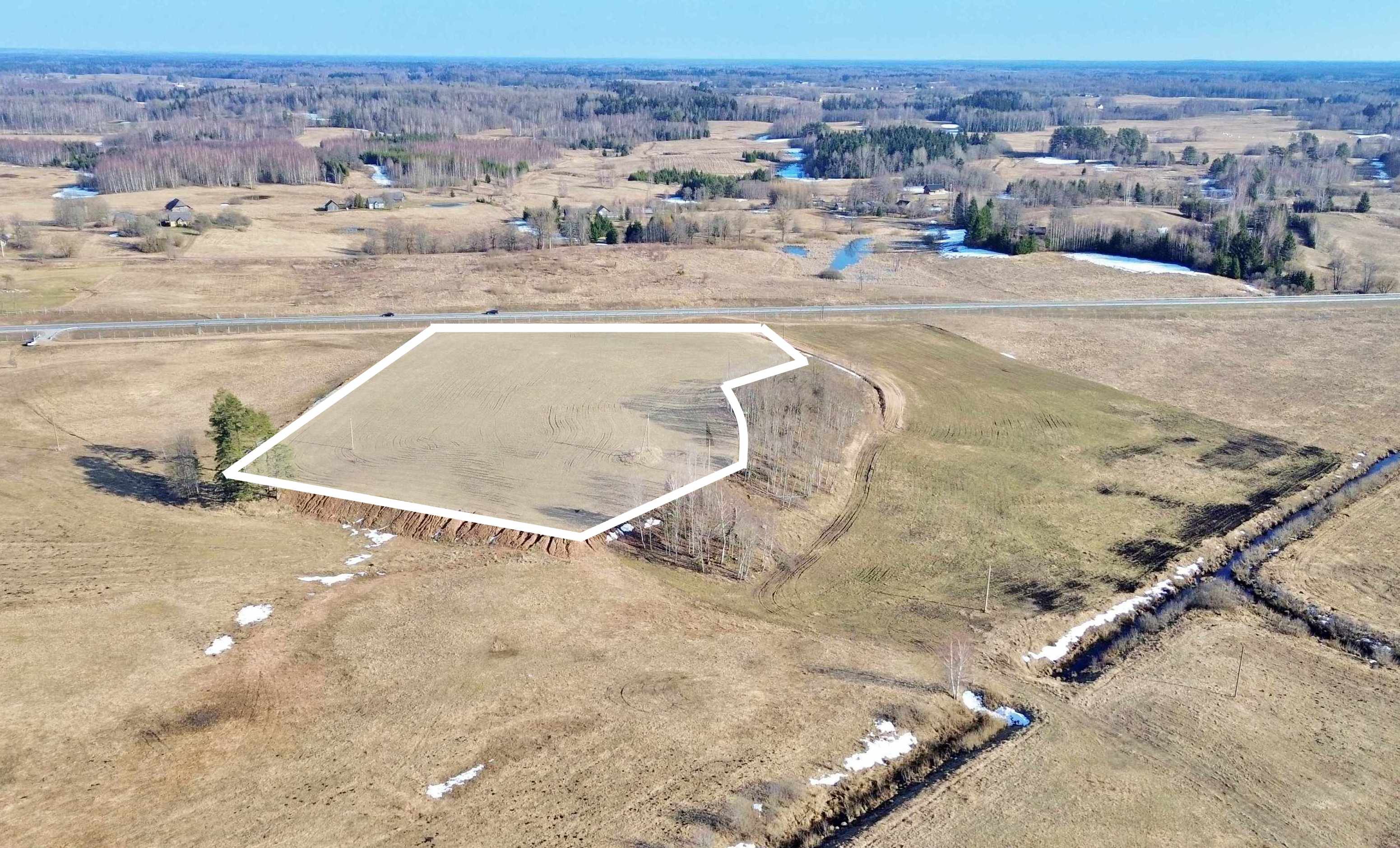 Molėtų raj., Mažeikių k., parduodamas 2,45 ha pramoninės-sandėliavimo paskirties sklypas