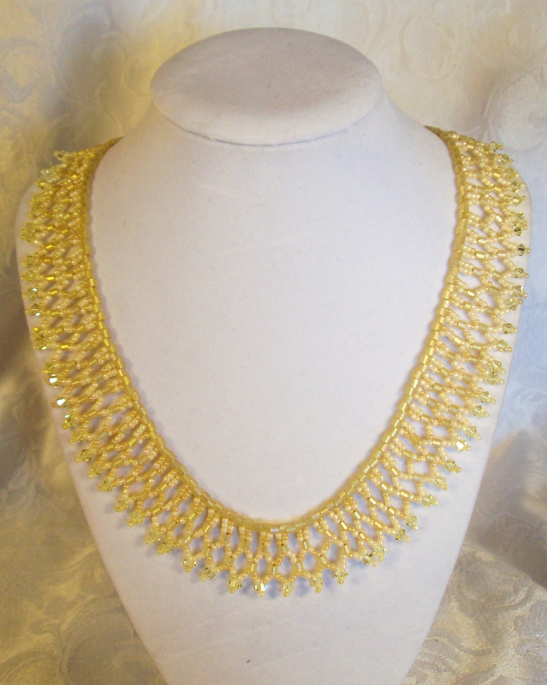 Beige Collar Necklace with Swarovski crystal