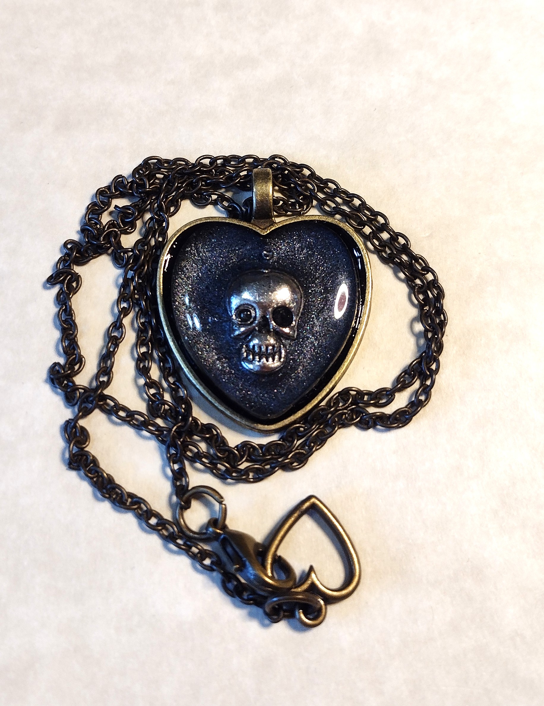 Resin Skull Heart Pendant Necklace 