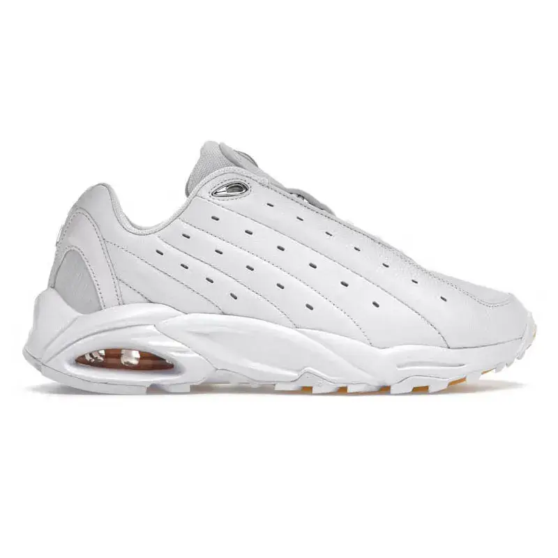 Chaussures de Basket Mid Couleur Blanche avec Design Futuriste style Nocta