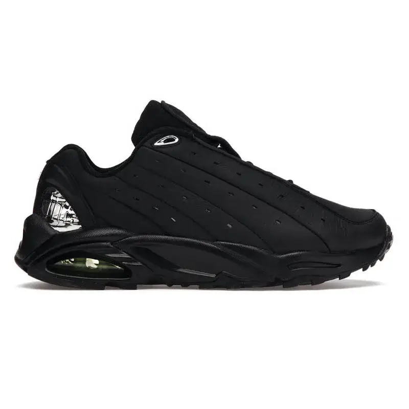 Chaussures de Basket Mid Couleur Noire avec Design Futuriste style Nocta