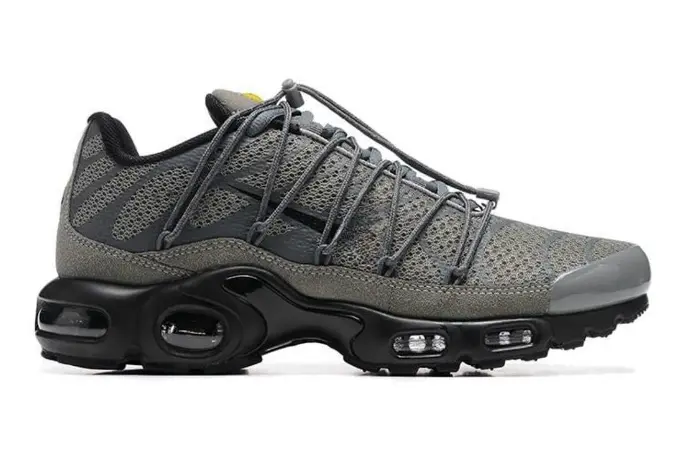 Chaussures de Sport à Haute Semelle Noir et GrIse style TN Utilis