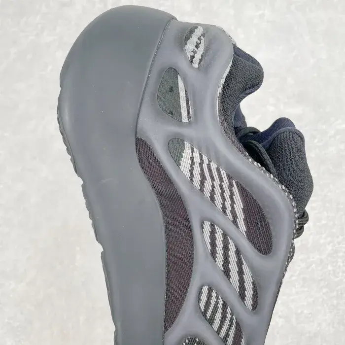 Chaussures de Course Noire Alvoh style 700 v3