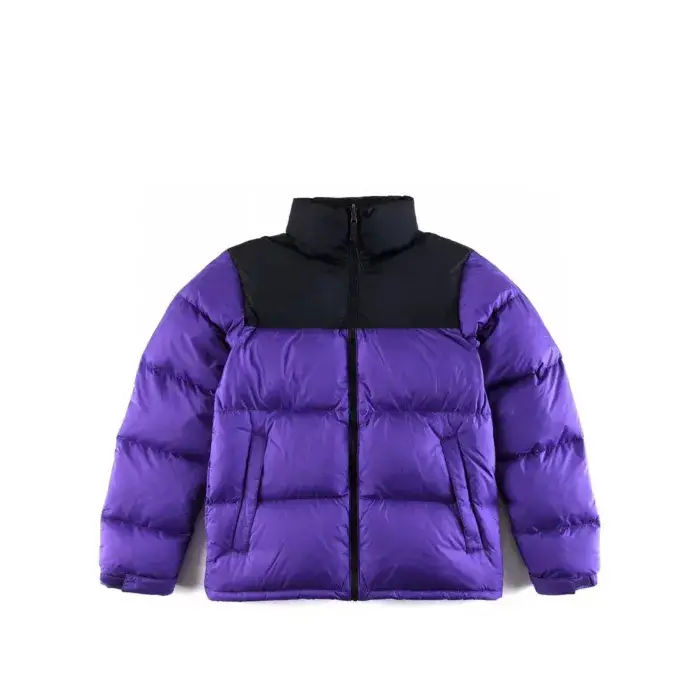 Doudoune violette à col noir style TNF 