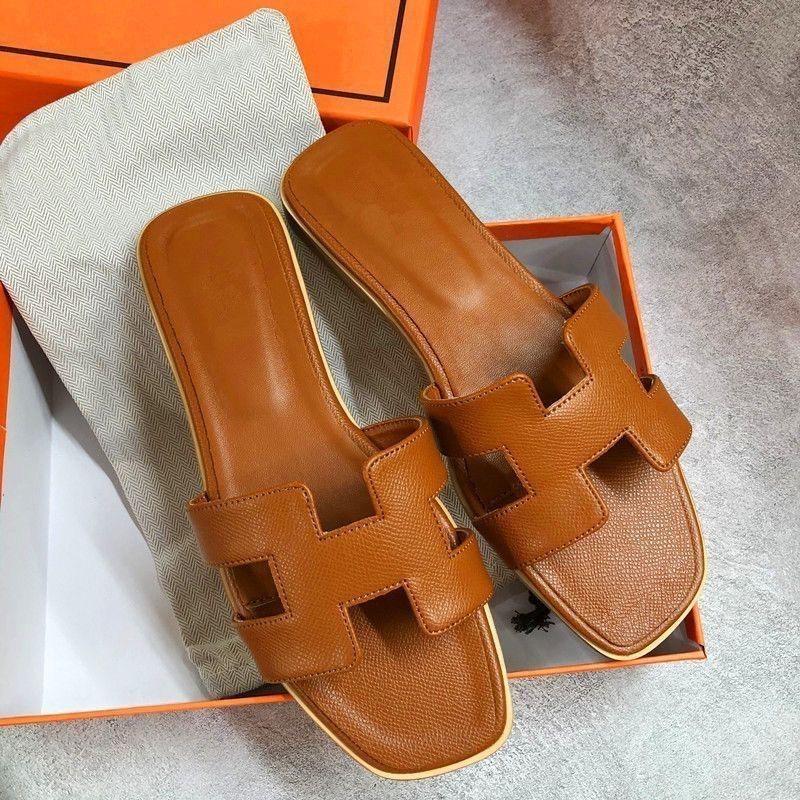 Sandales en cuir marron style Hermeses