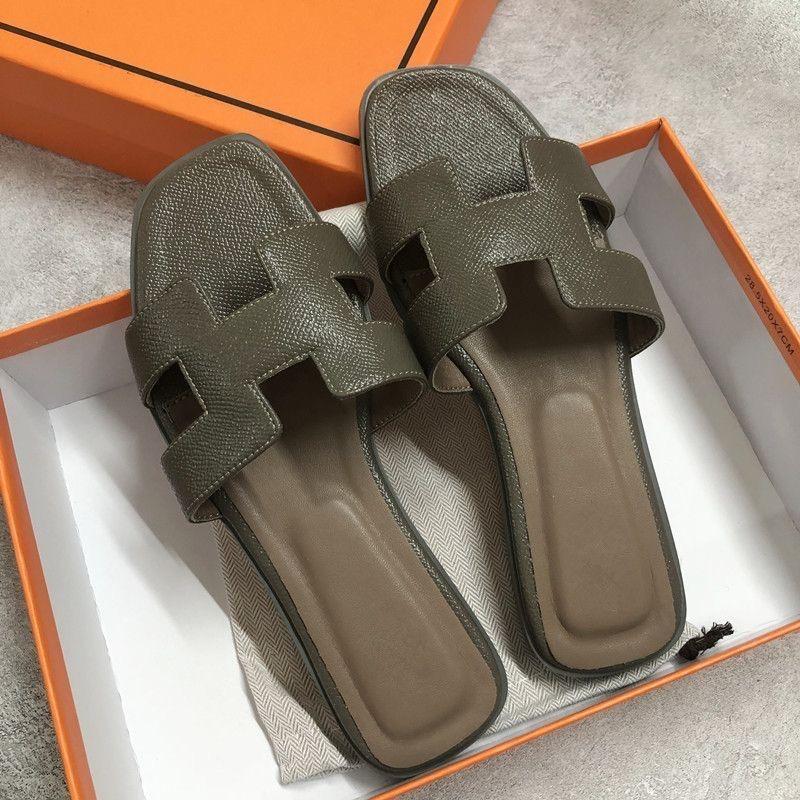 Sandales en cuir vert kaki style Hermeses