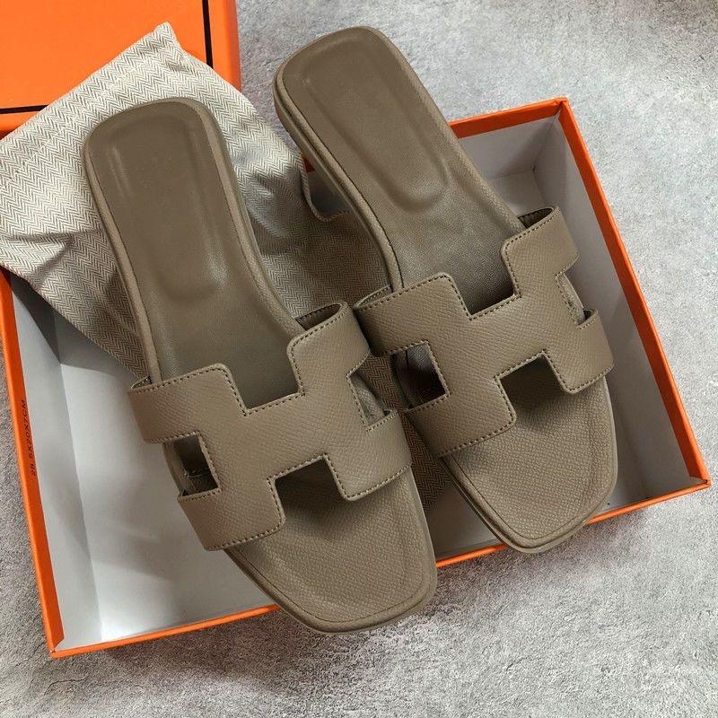 Sandales en cuir marron clair style Hermeses