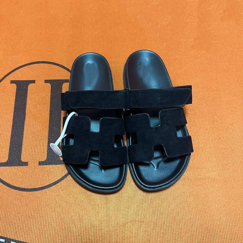 Sandales en daim noires style Hermeses