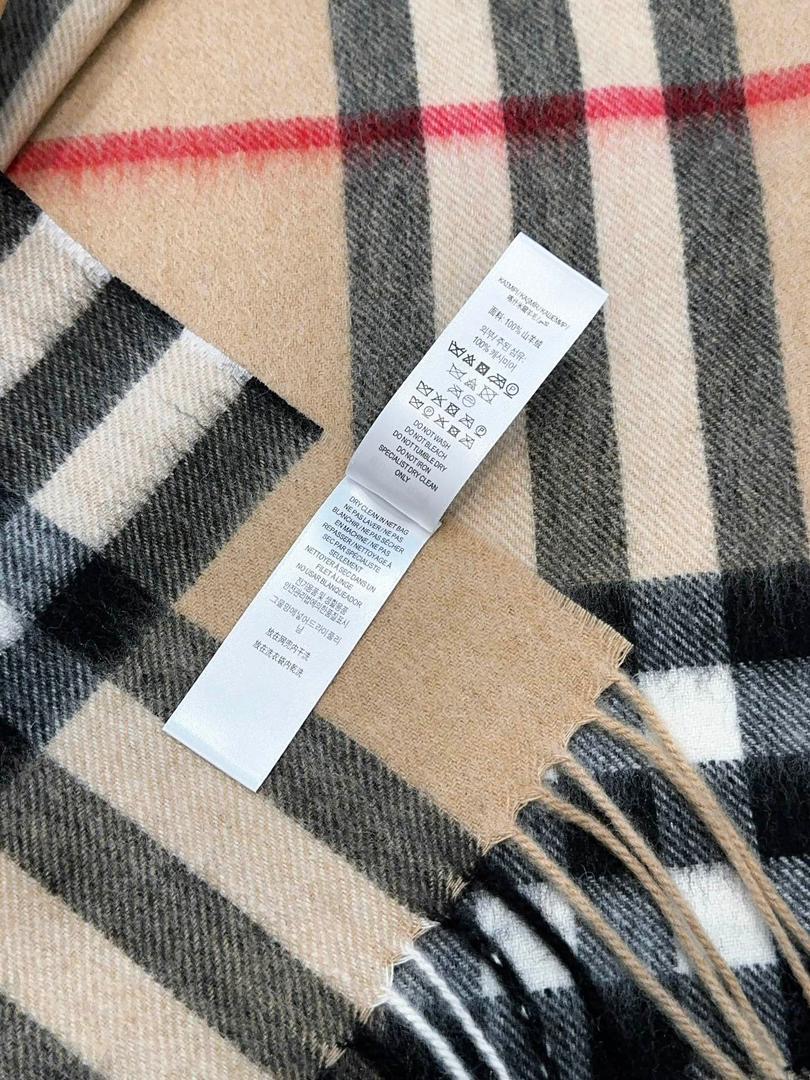 Écharpe en cachemire à motifs style burberrye