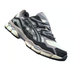 Chaussures en tissu et daim noires et marrons style Asicss gel NYC