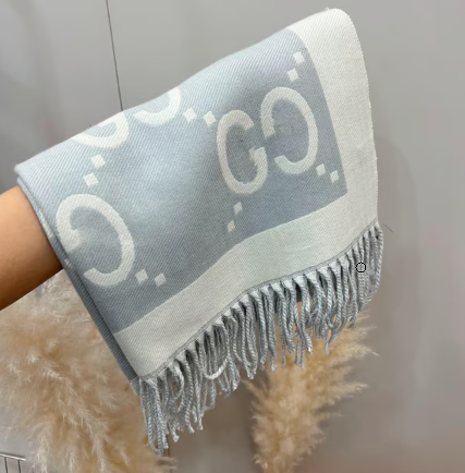 Écharpe en cachemire bleue et blanche style GG