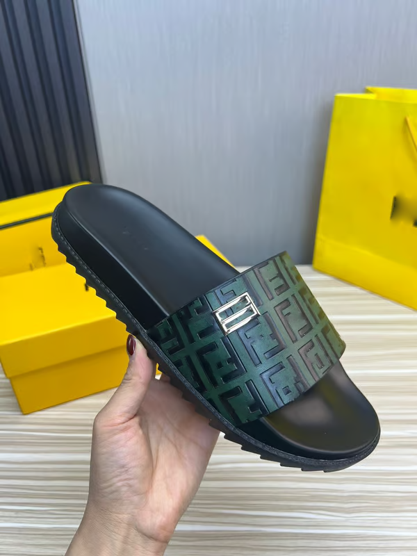 Sandales en caoutchouc noires et vertes style Fendie