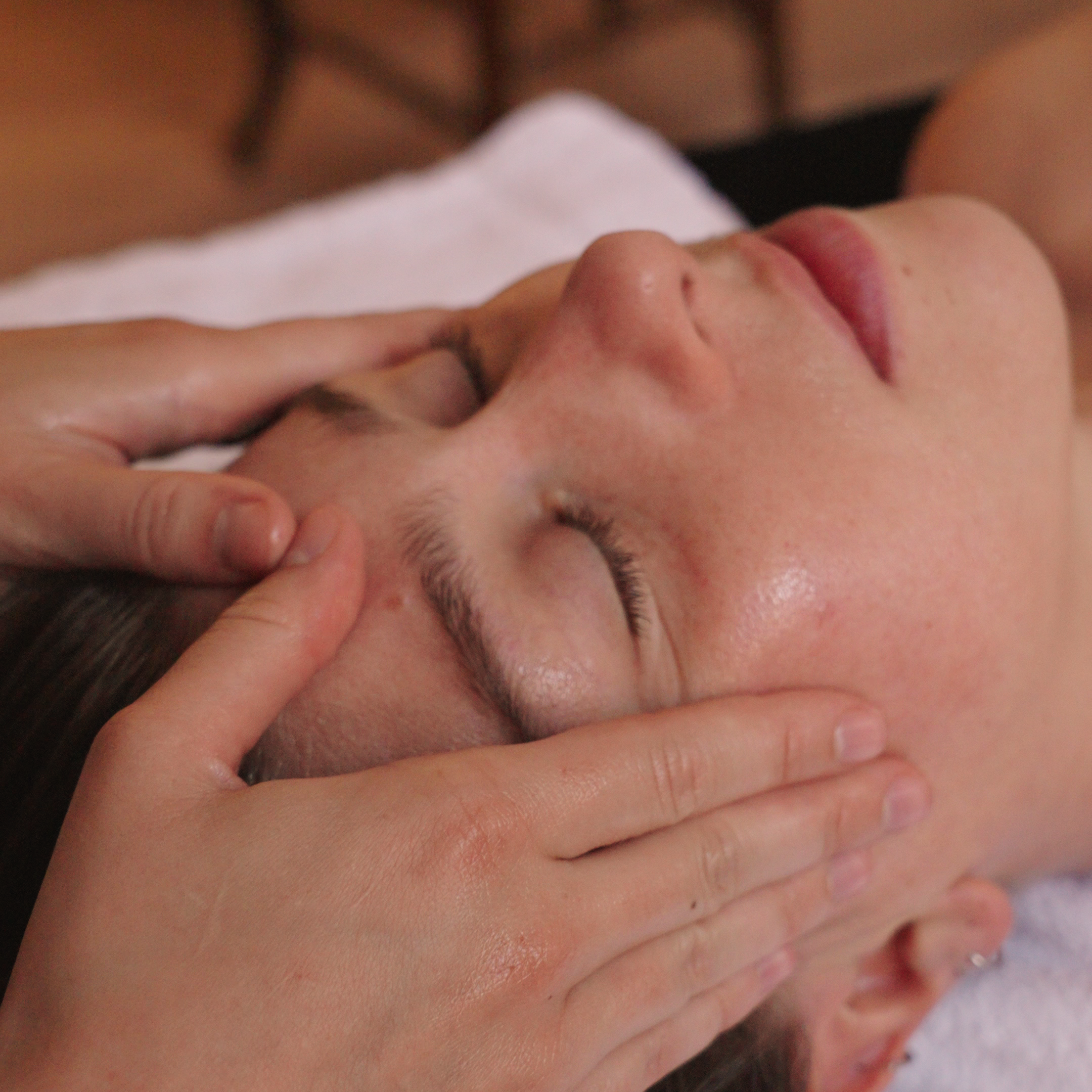 Massage Pieds, Mains, Tête - 60 min (75€)