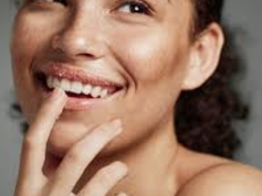 Banana Daquiri Exfoliating Lip Scrub