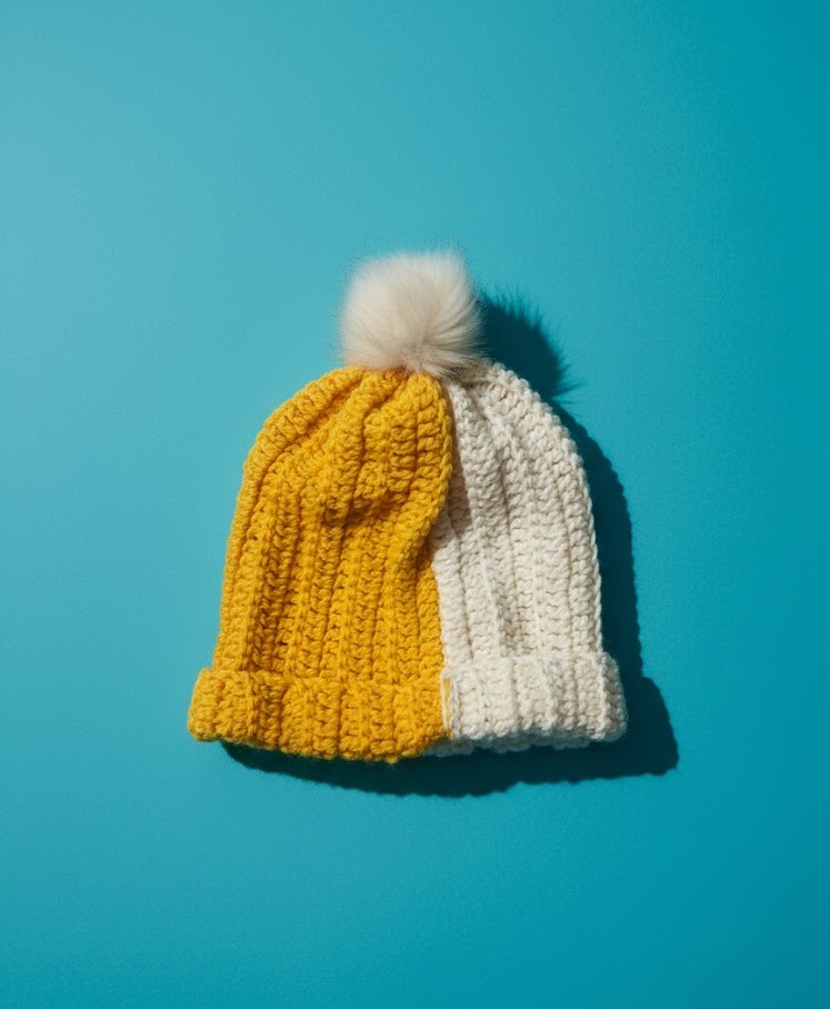 Two-tone knitted winter hat