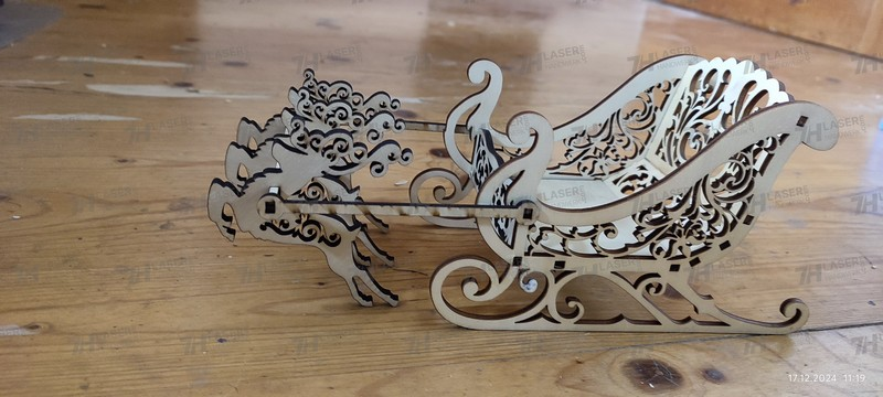 Weihnachtsschlitten aus Holz