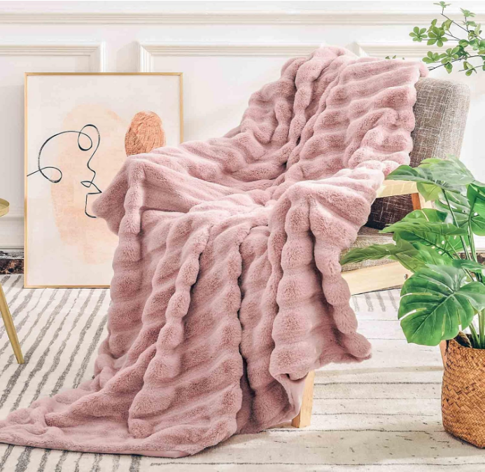 Faux Fur Throw Blanket Pink, Luxury Soft Decorative Cozy Plush Long Shaggy Fluffy Blanket for Sofa Couch Bed Living Room, Reversible Puffy Thick Warm Blanket for Winter, 50"X60"