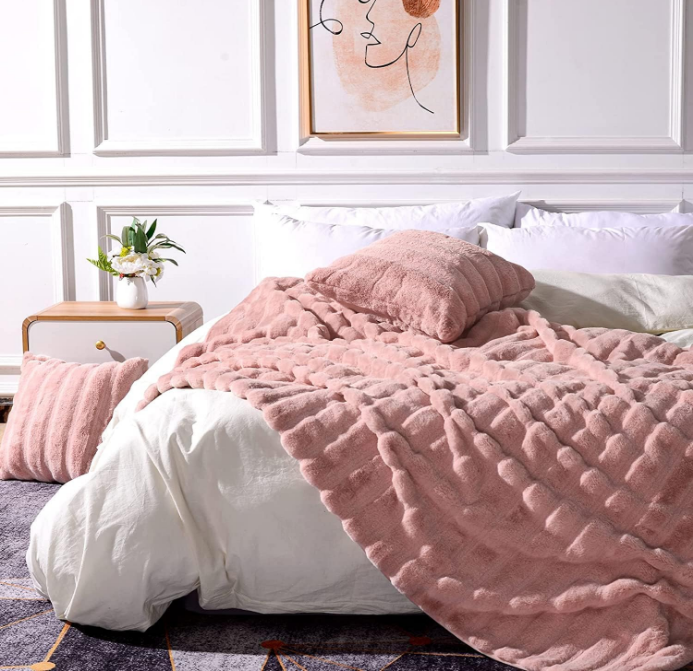 Faux Fur Throw Blanket Pink, Luxury Soft Decorative Cozy Plush Long Shaggy Fluffy Blanket for Sofa Couch Bed Living Room, Reversible Puffy Thick Warm Blanket for Winter, 50"X60"