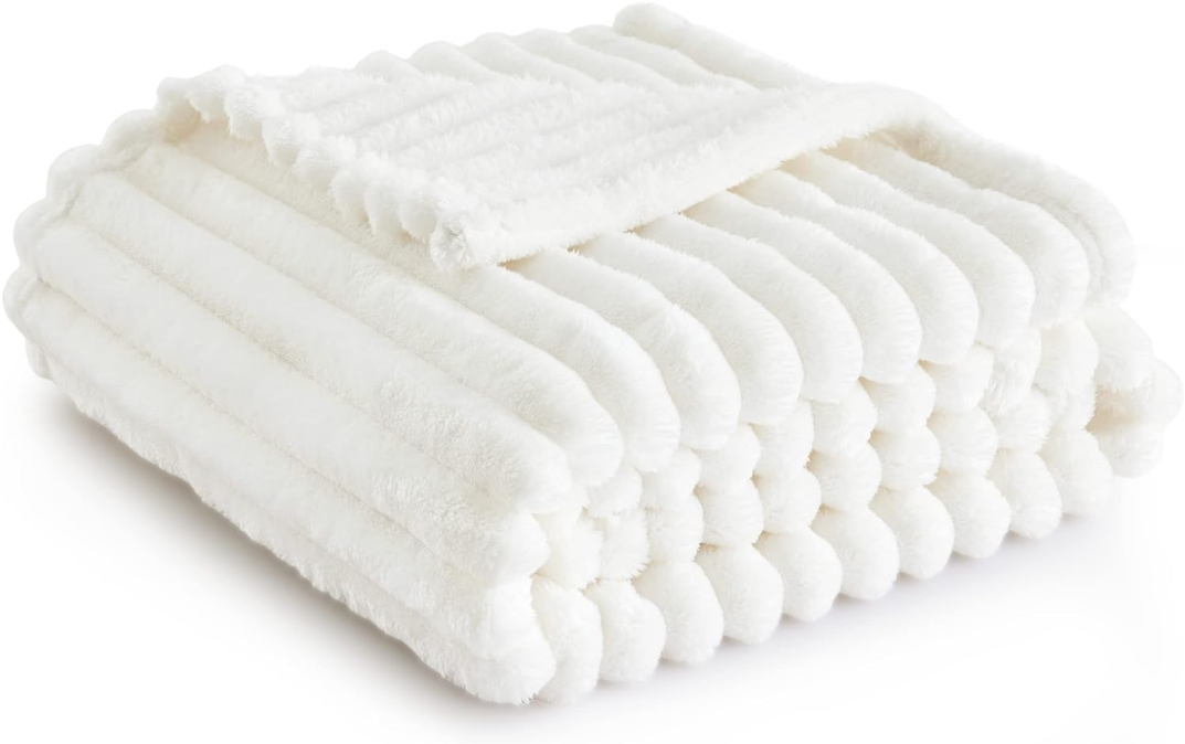 White Throw Blanket for Couch - Super Soft Cozy Blankets for Women, Cute Small Fleece Blanket for Girls, 50x60 Inches